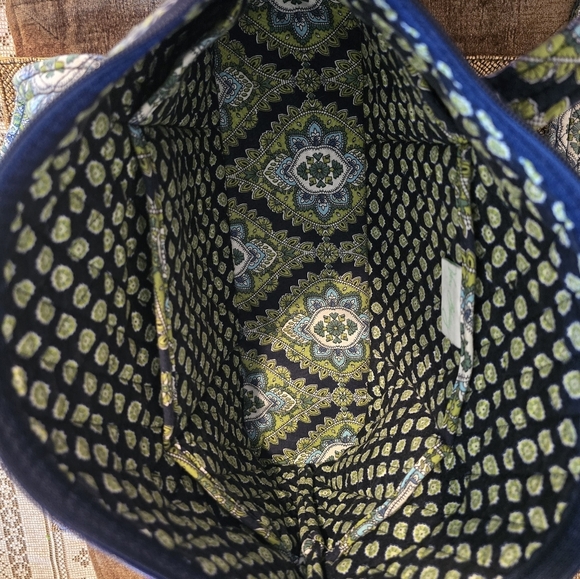 Vera Bradley Shoulder Bag Green and White Diamond - Picture 3 of 5